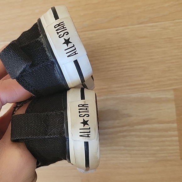 Toddler converse all stars size 2 - Picture 3 of 4
